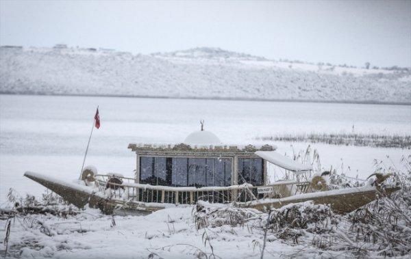 Gölyazı yazın başka kışın bir başka güzel