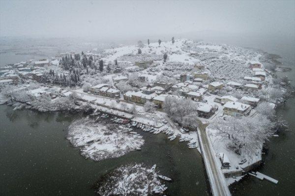 Gölyazı yazın başka kışın bir başka güzel