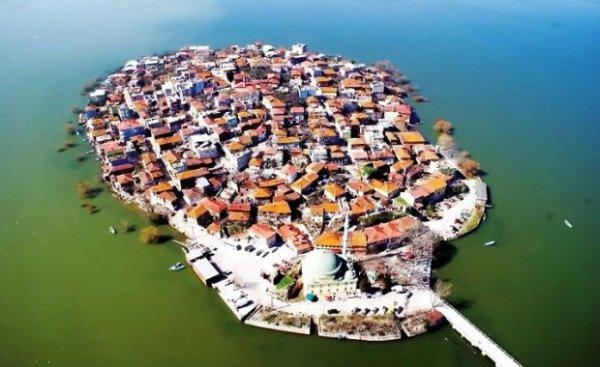 Gölyazı yazın başka kışın bir başka güzel