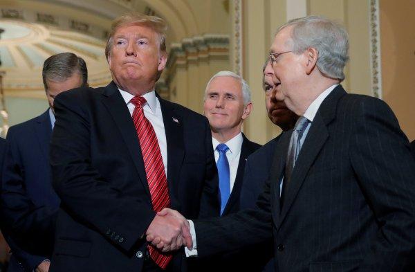 Trump Kongre liderleriyle toplantıyı yarıda kesti