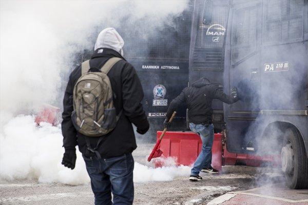 Yunanistan'da öğretmenlerden olaylı gösteri