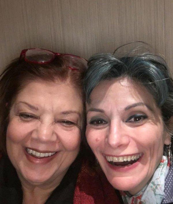 Bizimkiler dizisinin anne-kızı buluştu