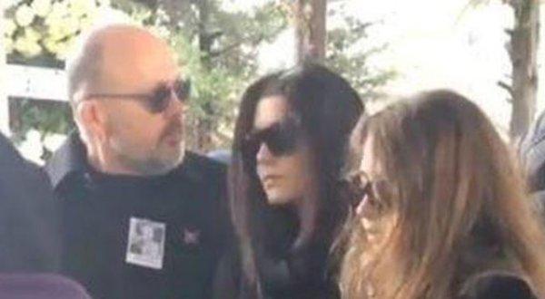 Hande Erçel'in annesi son yolculuğuna uğurlandı