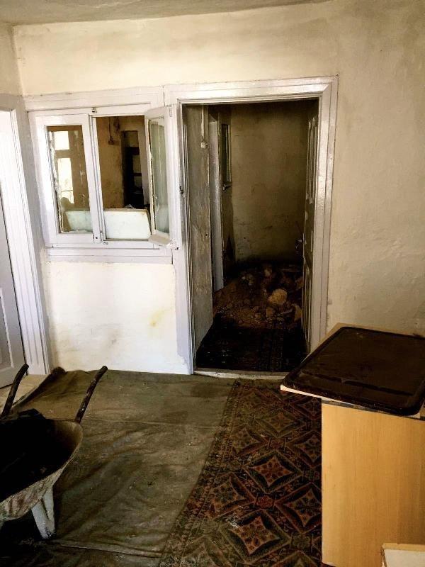 Kazı yaptılar, Roma dönemi kaya mezarı tahrip ettiler