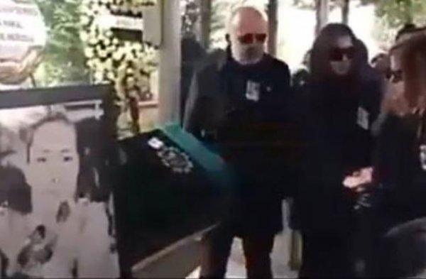 Hande Erçel'in annesi son yolculuğuna uğurlandı