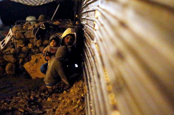 Trump Meksika sınırına 'özel' tasarımlı duvar yaptıracak