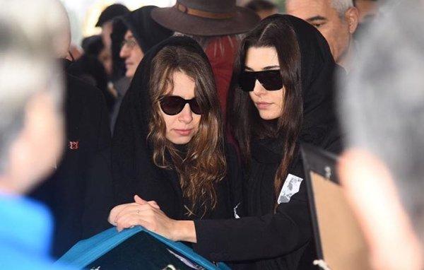 Hande Erçel dizi setine döndü