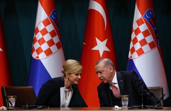 Erdoğan: Suriyeliler teröristlerle iç içe yaşayamaz