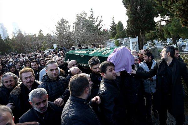 İbrahim Tatlıses'in annesi toprağa verildi