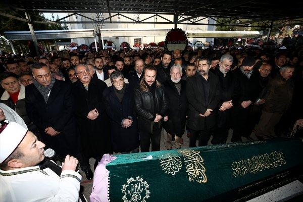 İbrahim Tatlıses'in annesi toprağa verildi