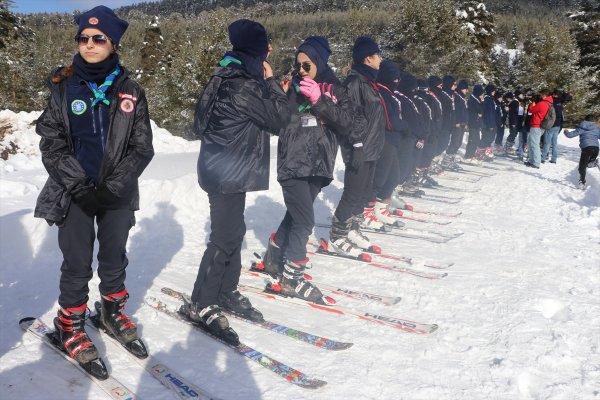 Öğrencilerin buluşma noktası: İzcilik kampı