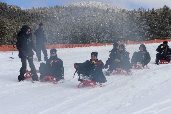 Öğrencilerin buluşma noktası: İzcilik kampı