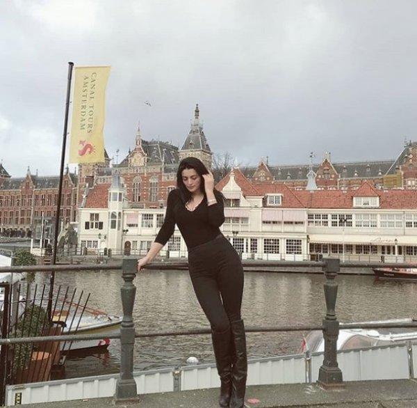 Aleyna Tilki'nin annesi photoshopun ayarını tutturamadı