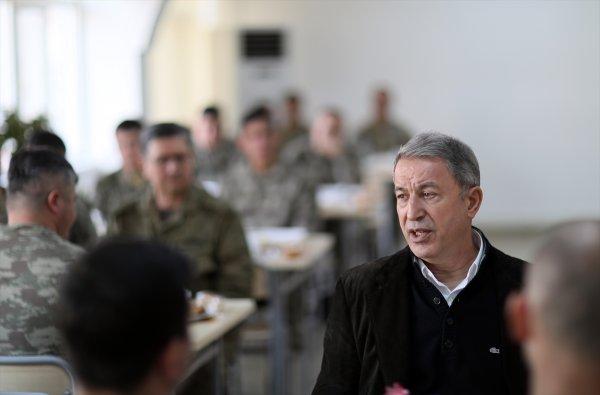 Astsubay ve uzman çavuşlara zam ve orduevi müjdesi