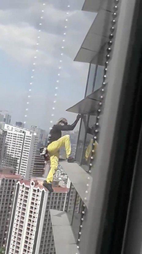 'Fransız Örümcek Adam' Filipinler'de gözaltında