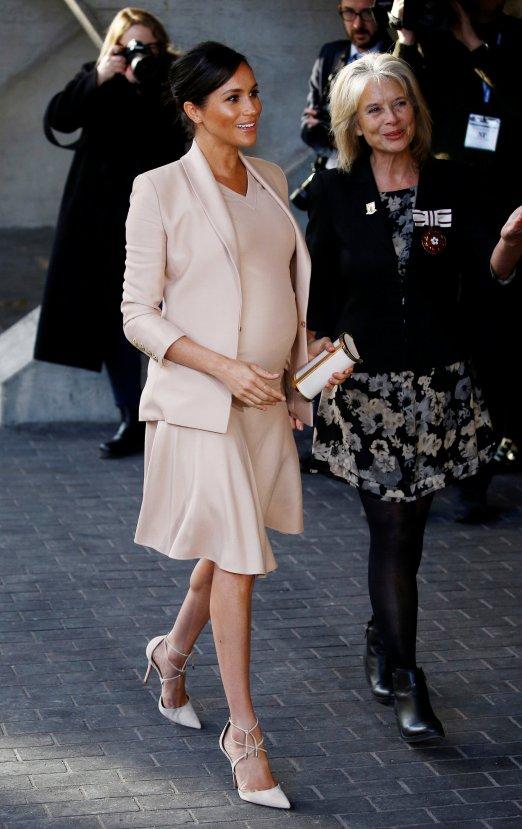 Meghan Markle belirginleşen karnıyla etkinliğe katıldı