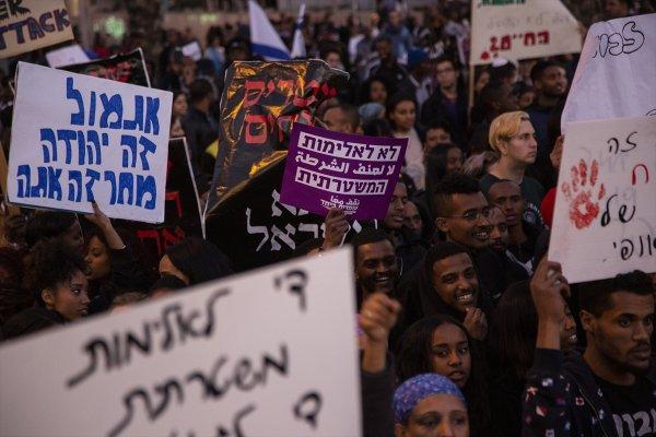 İsrail'deki Etiyopyalılar polis şiddetini protesto etti