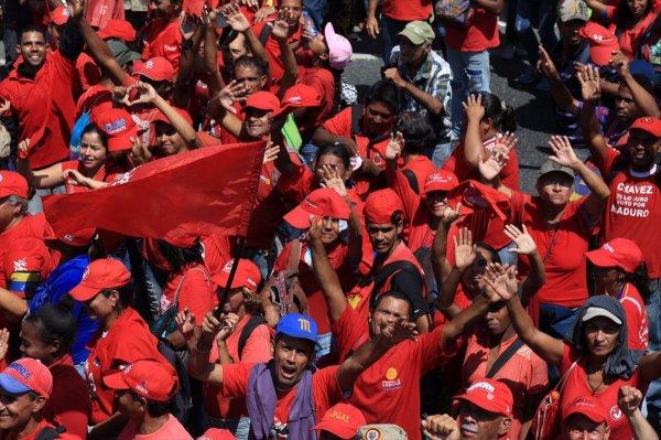 Venezuela'da hükümet ve muhalefet yanlılarından gösteri