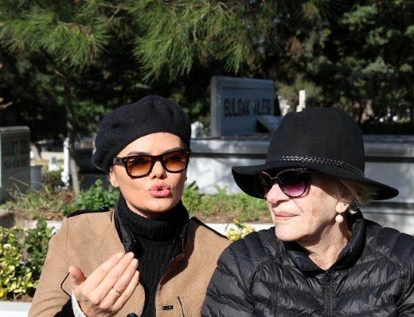 Defne Joy Foster mezarı başında anıldı