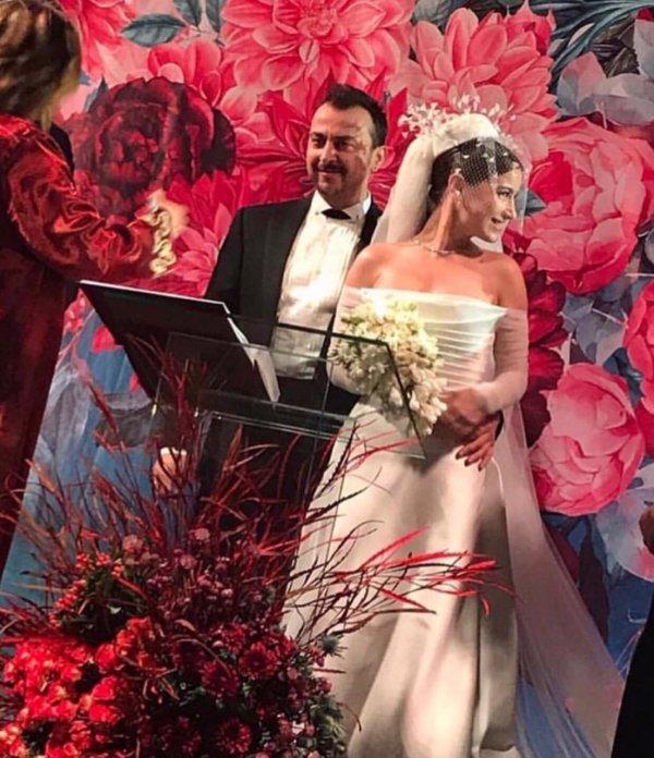 Hazal Kaya ile Ali Atay evlendi