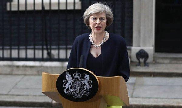 Theresa May Brüksel’den eli boş döndü