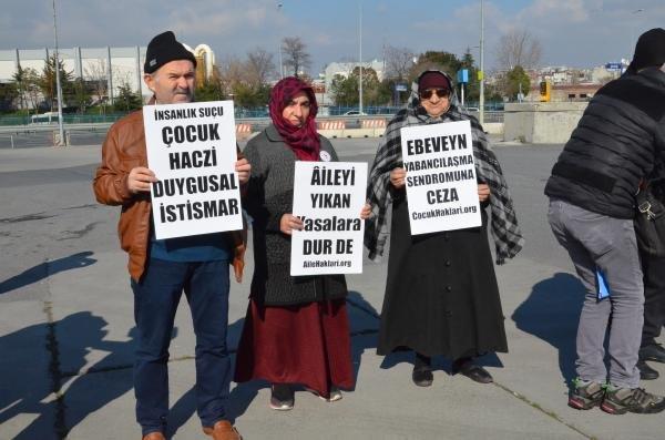 Nafaka mağdurları eylem yaptı