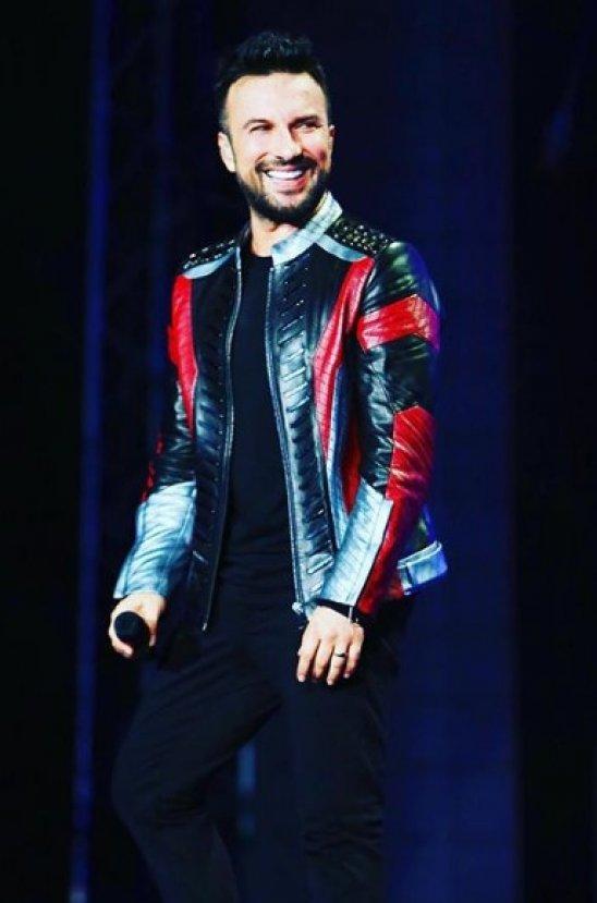 Tarkan VİP minibüsünü özel tasarlattı