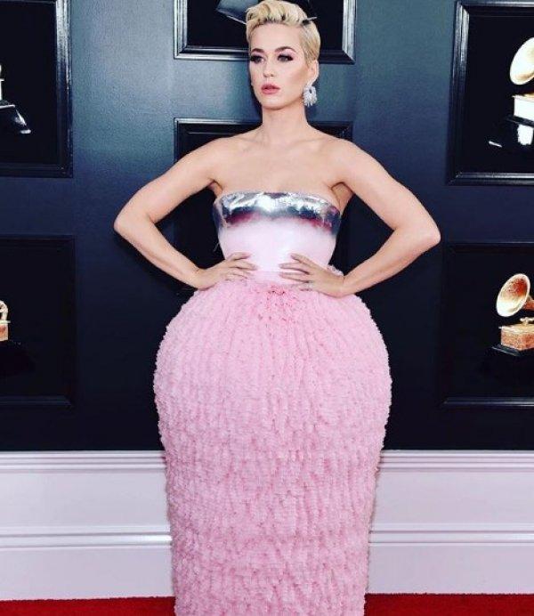 Katy Perry'nin kıyafeti olay oldu