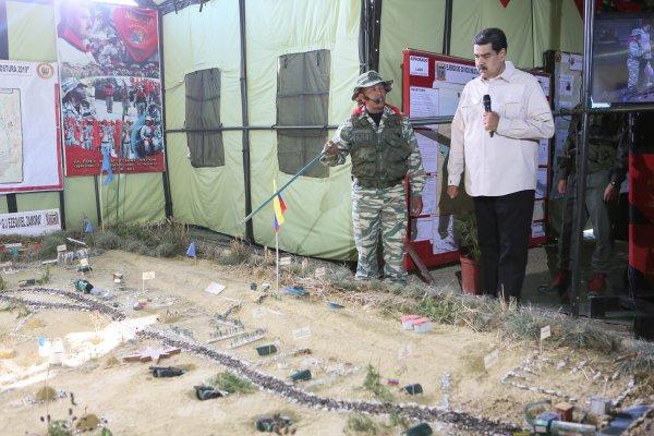 Maduro, Venezuela ordusunun tatbikatında
