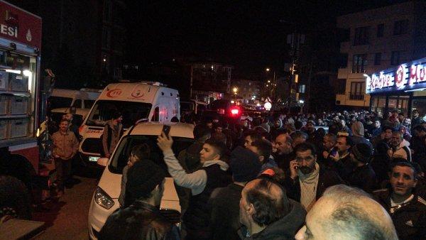 İstanbul'da helikopter düştü