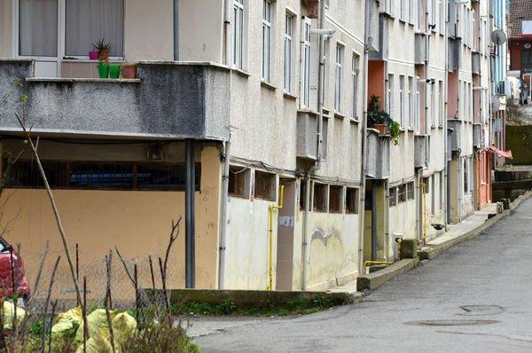 Rize'de eğimli binalar