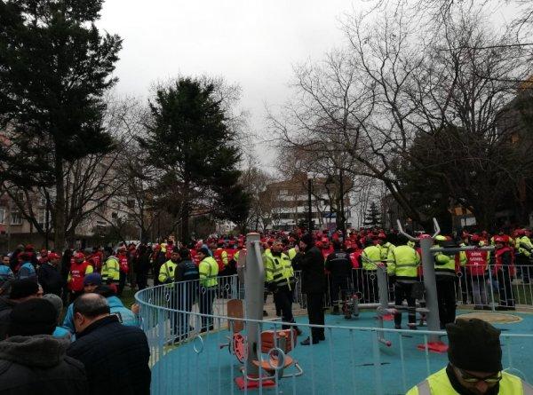 Beşiktaş Belediyesi çalışanları greve gitti