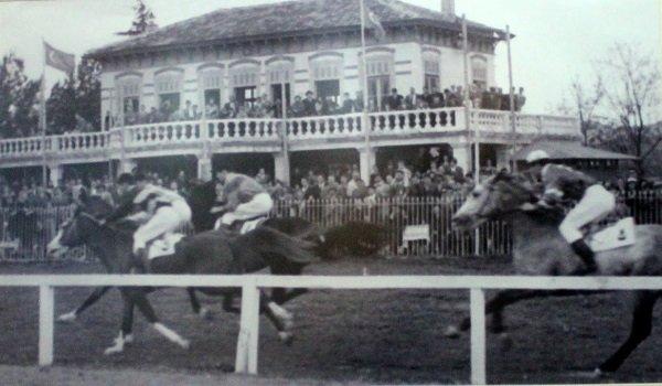 Vakanüvis Veliefendi Hipodromu'nu yazdı