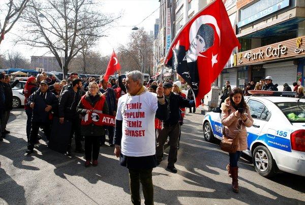 CHP'nin Kırmızı Yelekliler'i Ankara'da