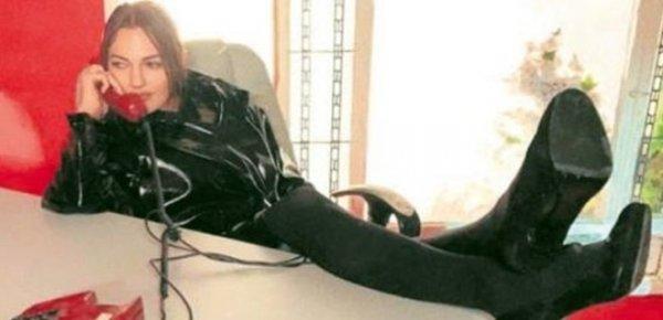 Meryem Uzerli'nin patroniçe pozu