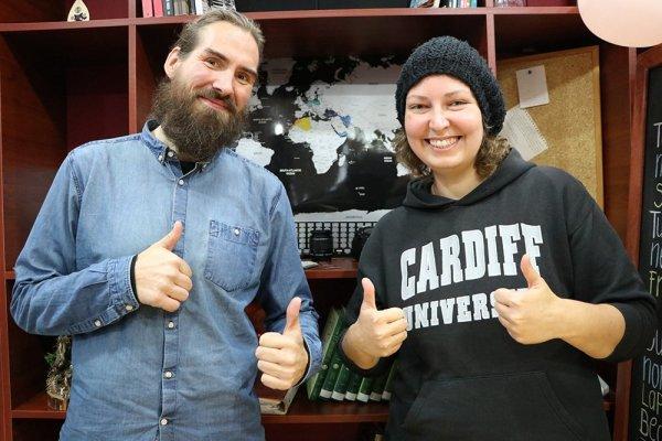 Alman çift parasız dünya turuna çıktı