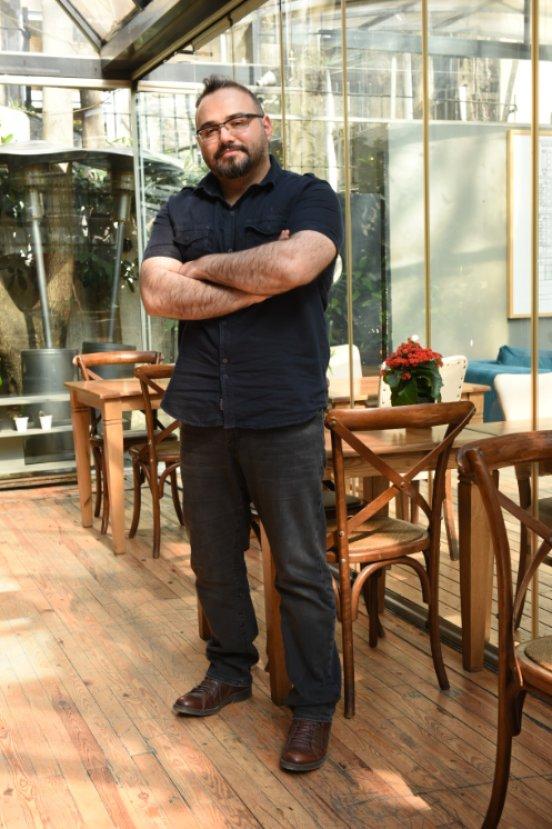 Selçuk Aydemir ile yeni kitabı “Evrak Kürek”i konuştuk