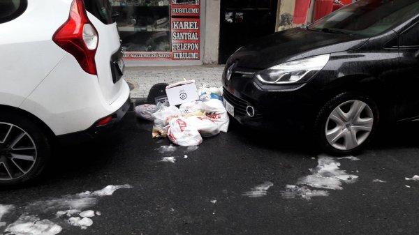 Şişli'de sokaklar çöple doldu