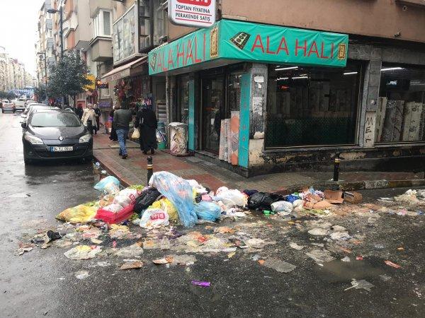 Şişli'de sokaklar çöple doldu