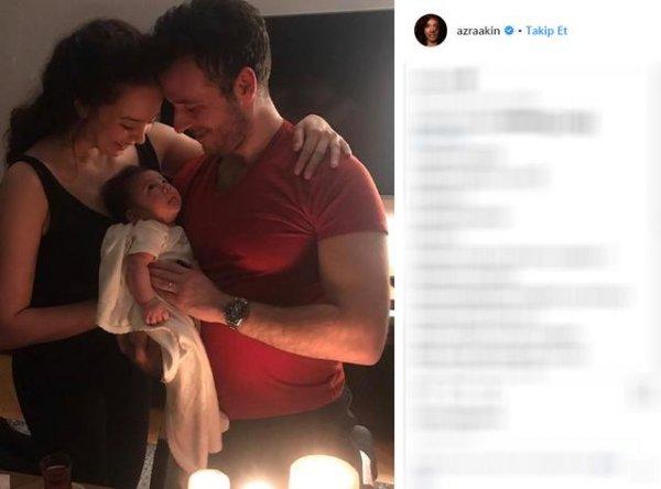 Azra Akın bebeğini gösterdi
