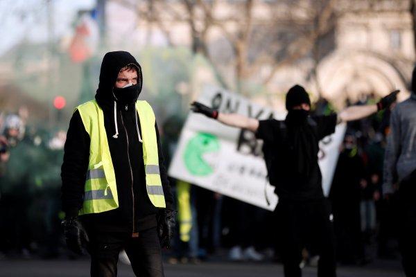 Sarı Yelekliler'in protestoları ekonomiyi etkiledi