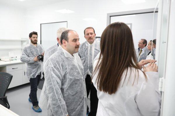 Bakan Varank, Albila Serum'u ziyaret etti