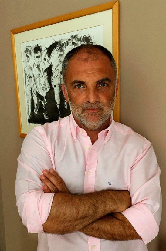 Hakan Yel ile 9. romanı “Bir Daha” ve ilginç yaşamını konuştuk