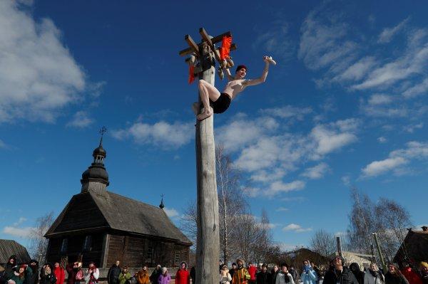 Rusya'da Maslenitsa bayramı başladı