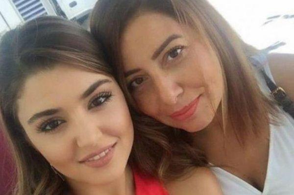 Hande Erçel, annesinin kadınlar gününü kutladı