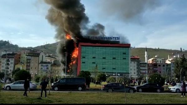 Trabzon'da fakülte binasında yangın