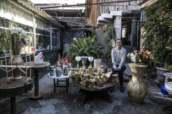 Atık malzemeleri özel tasarım ürünlere dönüştürüyor