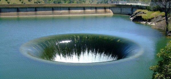 Kaliforniya'daki esrarengiz Berryessa Gölü'nün sırrı