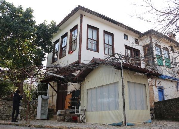 Şeker tezgahı 138 yıllık mezar taşı çıktı