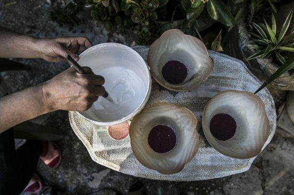 Atık malzemeleri özel tasarım ürünlere dönüştürüyor